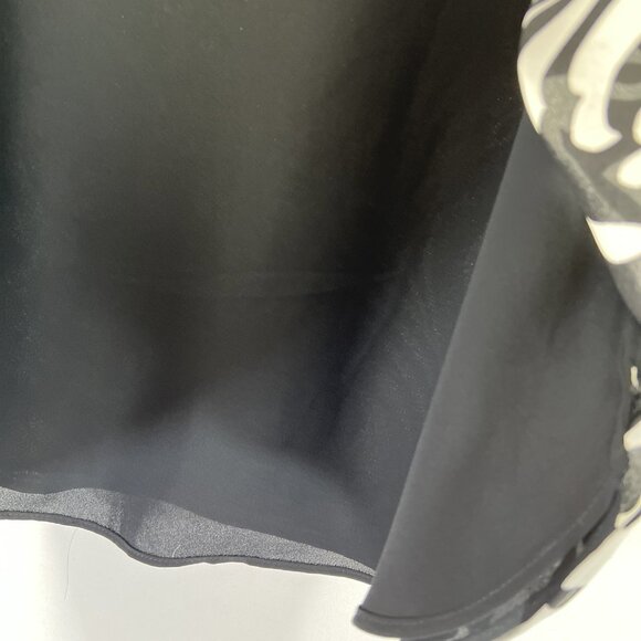 Chicos Women's Top Reversible Size Large Black White Paisley Pullover Sleeveless - Picture 4 of 8